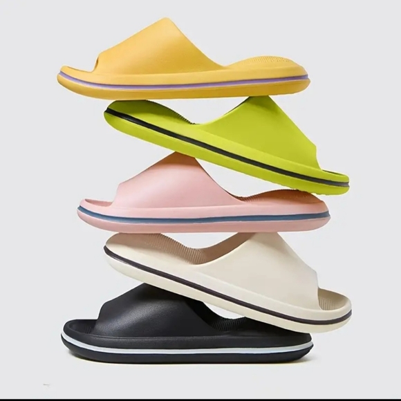 NWT!! Beautiful Pretty in Pink Open Toe Sandal Slides!! Always Open to Offers!! - Picture 7 of 8